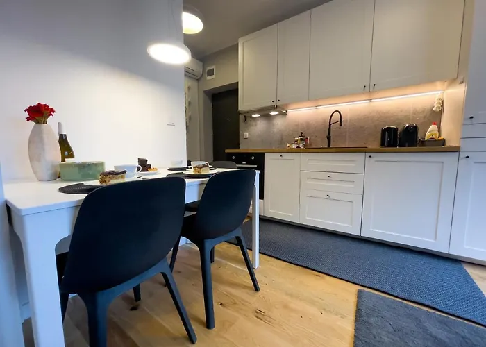 Urban Apartments Studio No 3A, Free Private Parking, Self Check-In