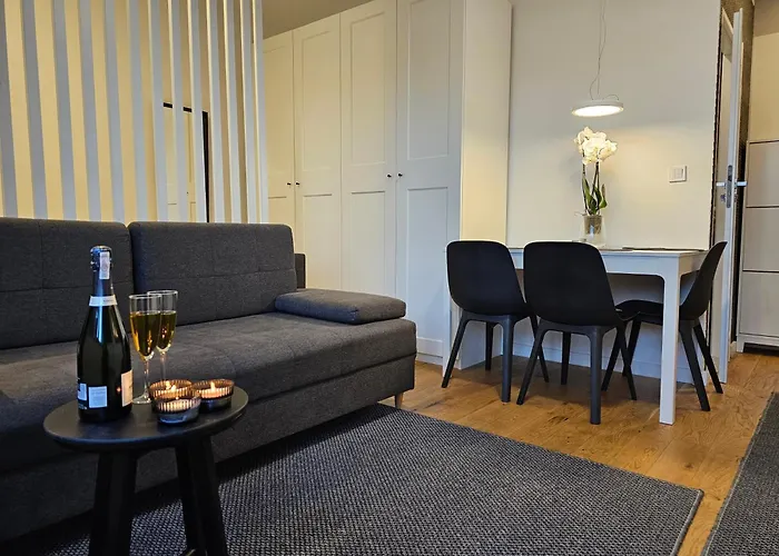 Urban Apartments Studio No 3A, Free Private Parking, Self Check-In