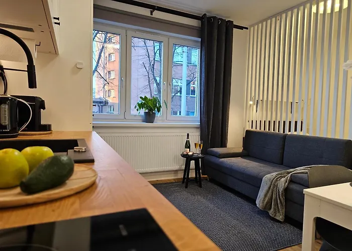 Urban Apartments Studio No 3A, Free Private Parking, Self Check-In