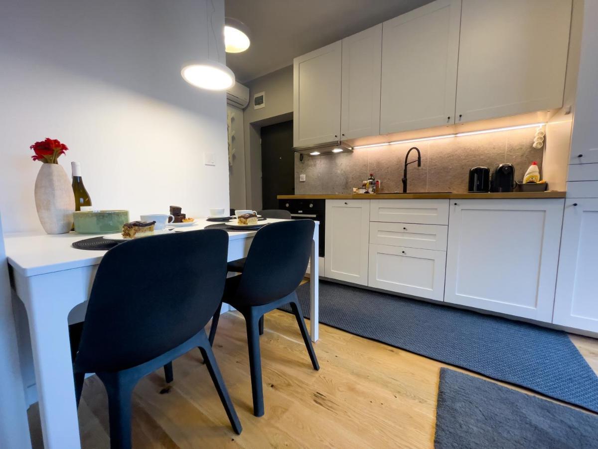 Urban No 3a, Free Private Parking, Self Check-in Apartment *