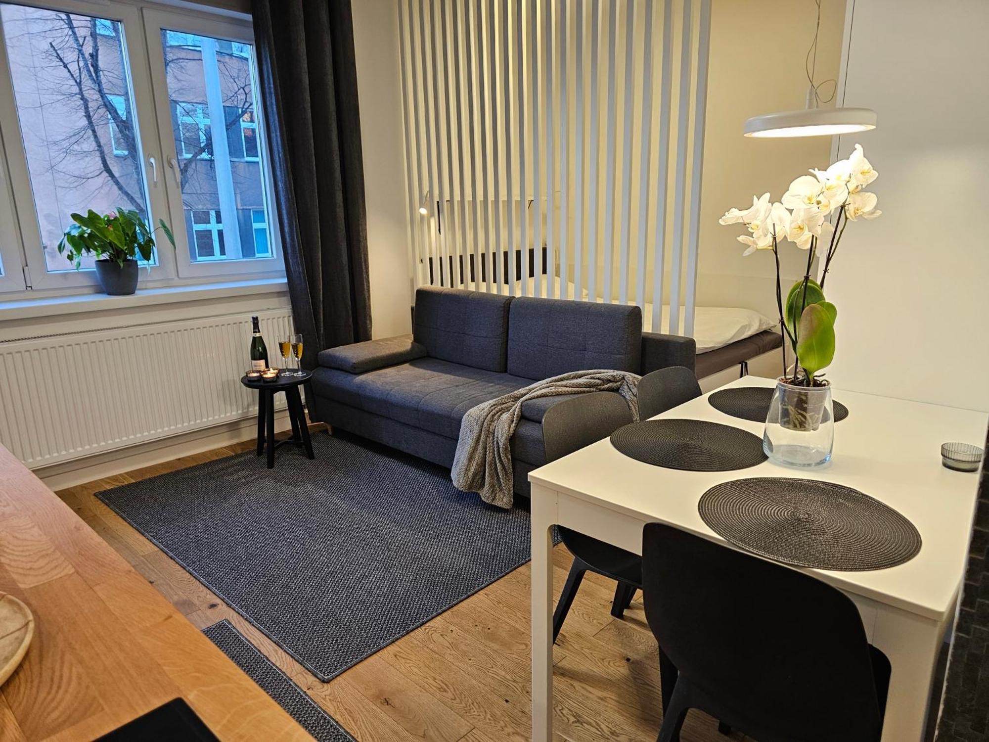 Urban No 3a, Free Private Parking, Self Check-in Apartment *